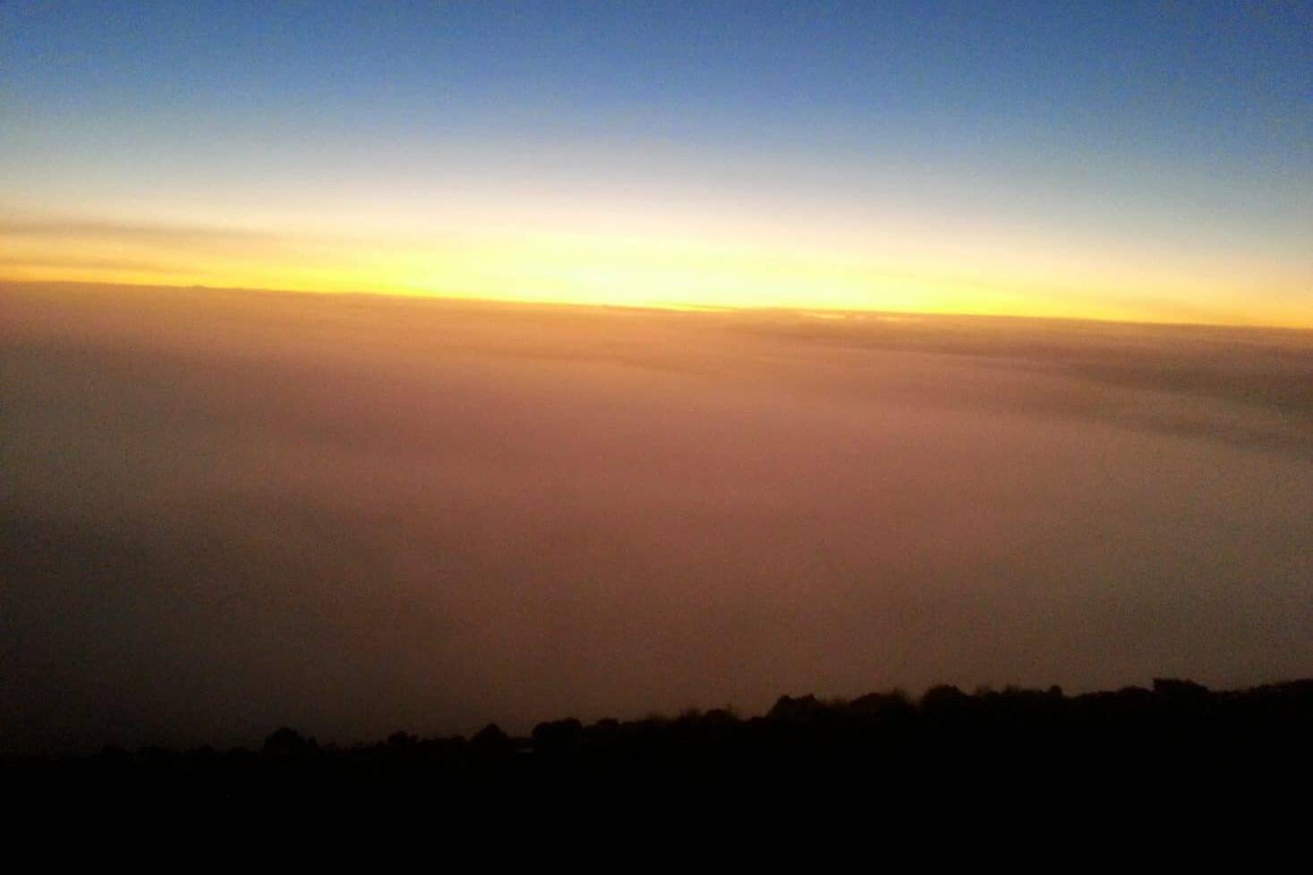 Lever de soleil au sommet du Piton des Neiges, La Réunion