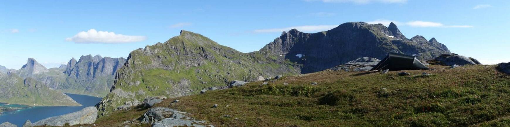 Bivouac sous l'Hermanndalstinden, Iles Lofoten, Norvège
