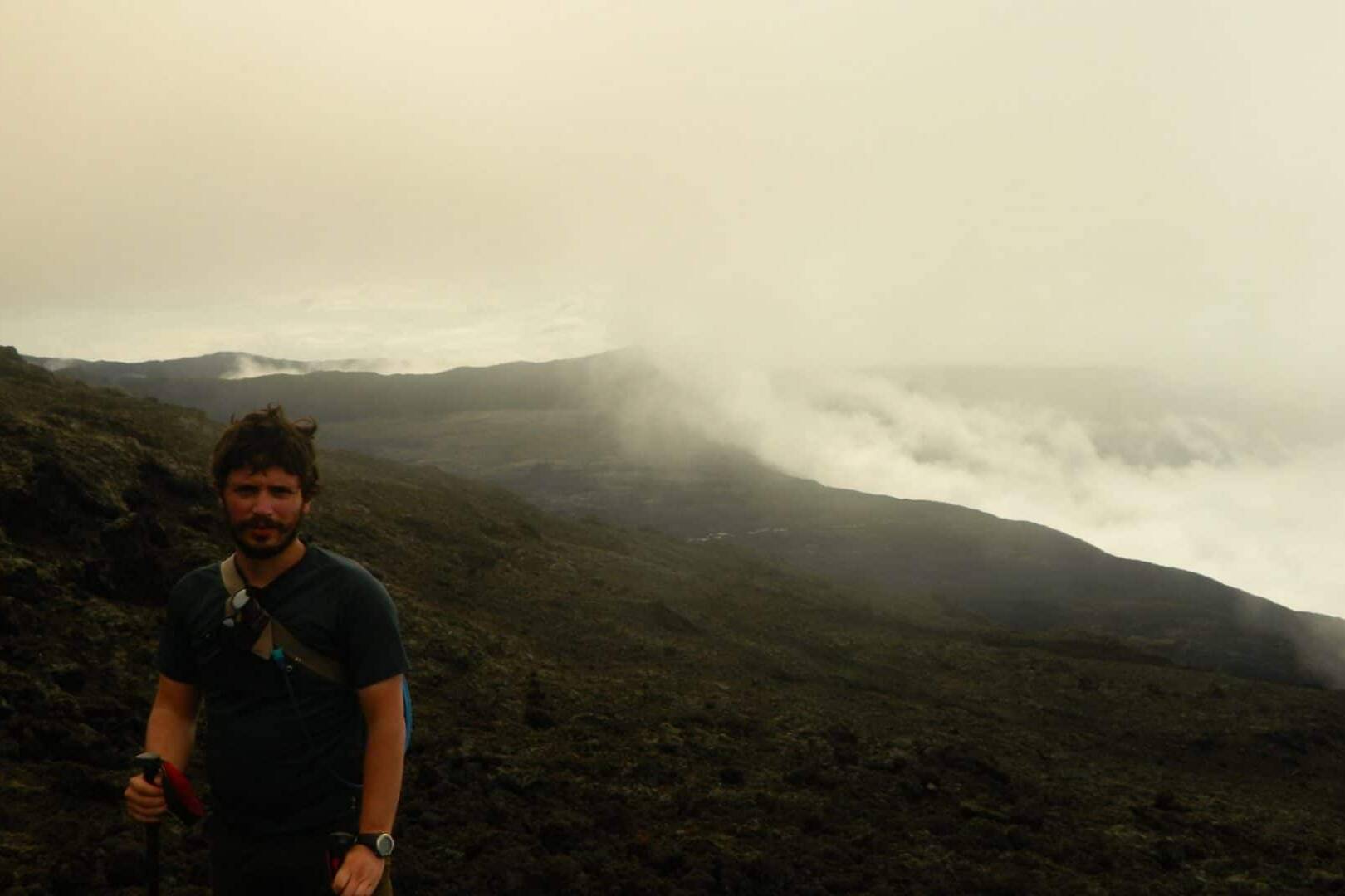 Dans la montée pour le cratère Dolomieu, La Réunion