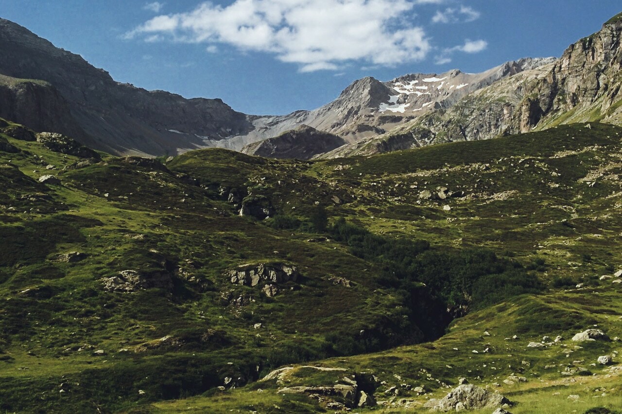 Montée vers l'Aulp Martin qui se dévoile à l'arrière plan, Parc National des Ecrins