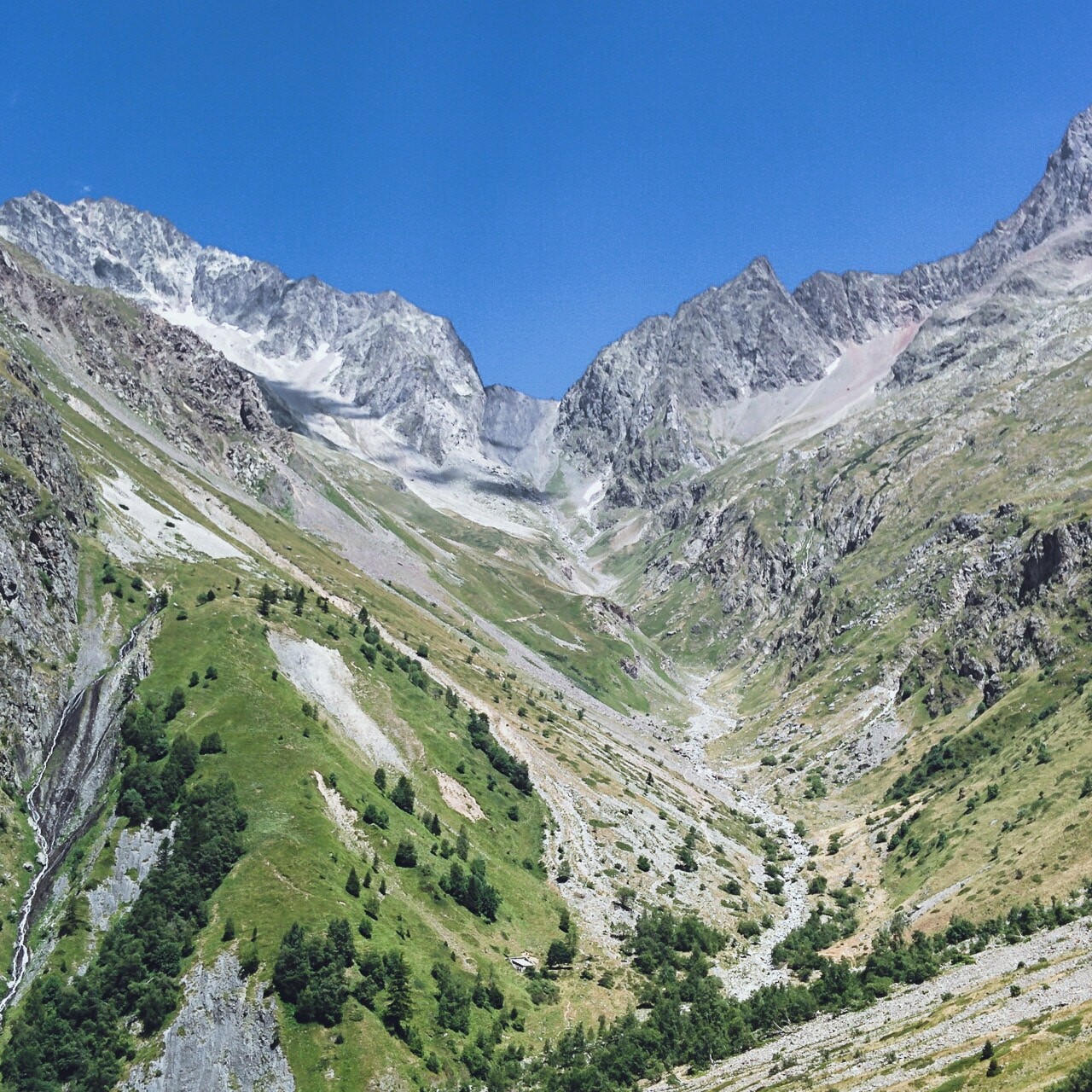 L'impressionnant Col de la Muzelle (2613m), Parc National des Ecrins