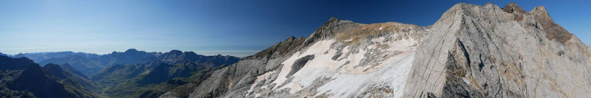 Au sommet du Petit Vignemale - Pyrénées