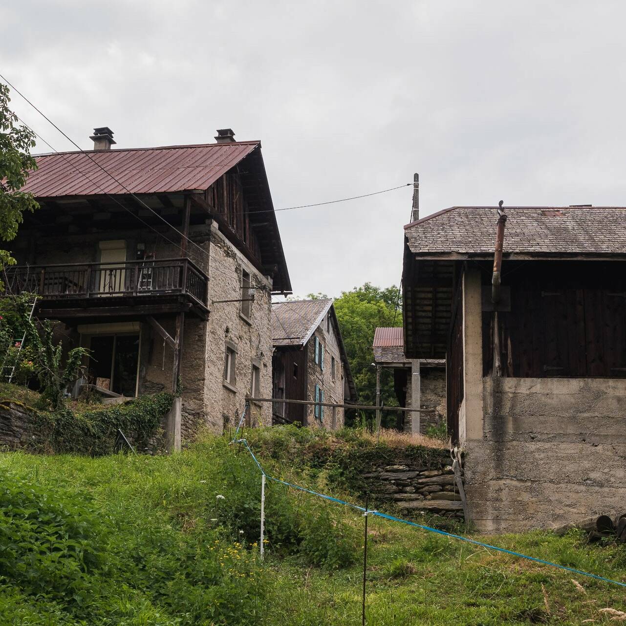 Village au dessus d'Aiguebelle - GR738