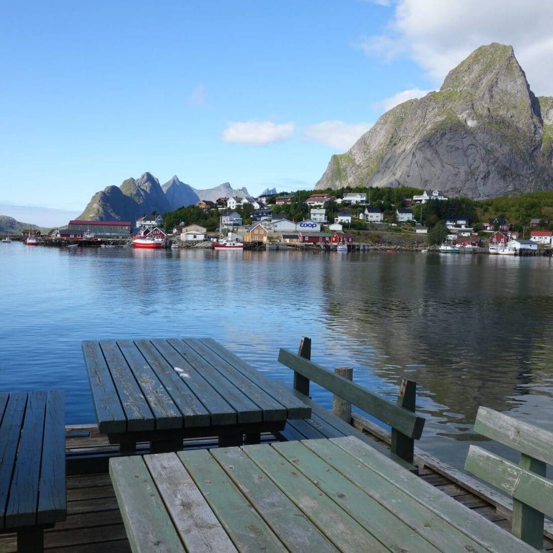 Table avec vue, Reine, Iles Lofoten, Norvège