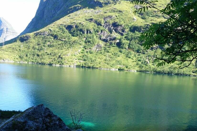Vue en direction de la centrale, Iles Lofoten, Norvège