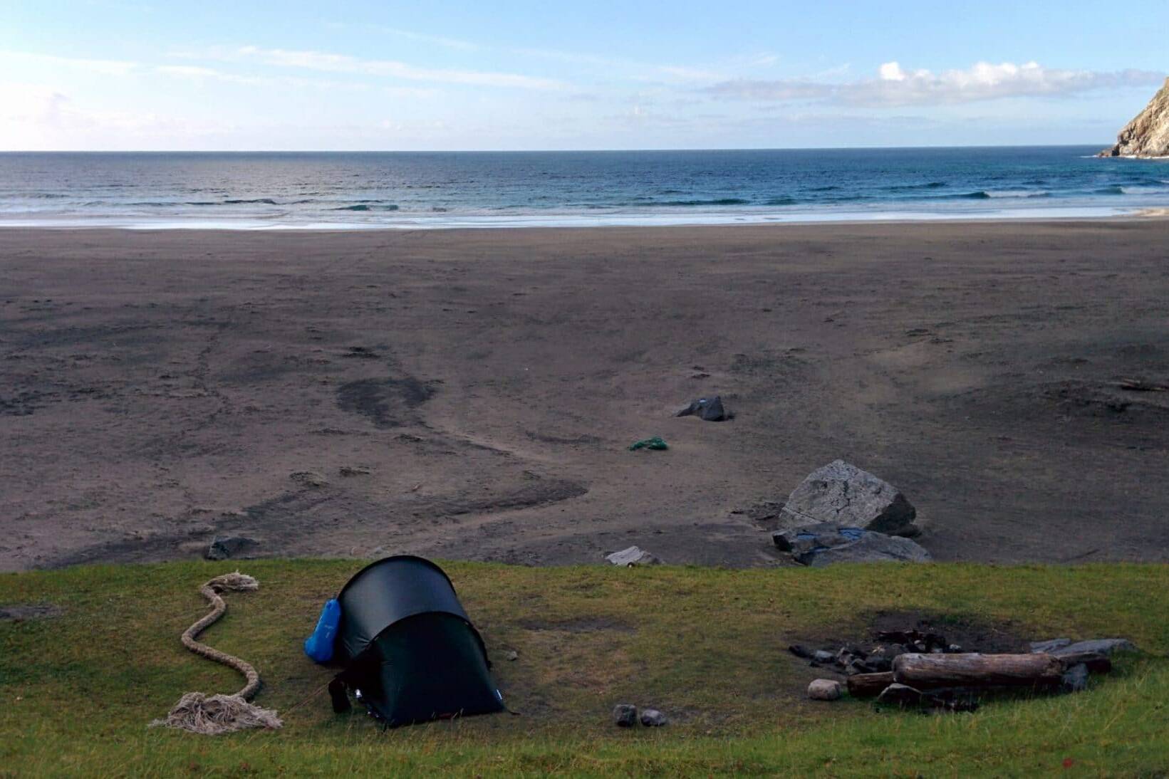 Le bivouac, en attendant le soleil, Iles Lofoten, Norvège