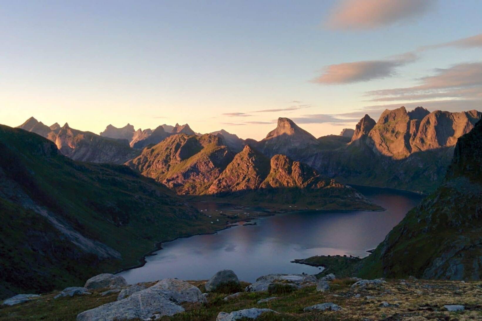 Coucher de soleil sur le Forsfjorden, Iles Lofoten, Norvège