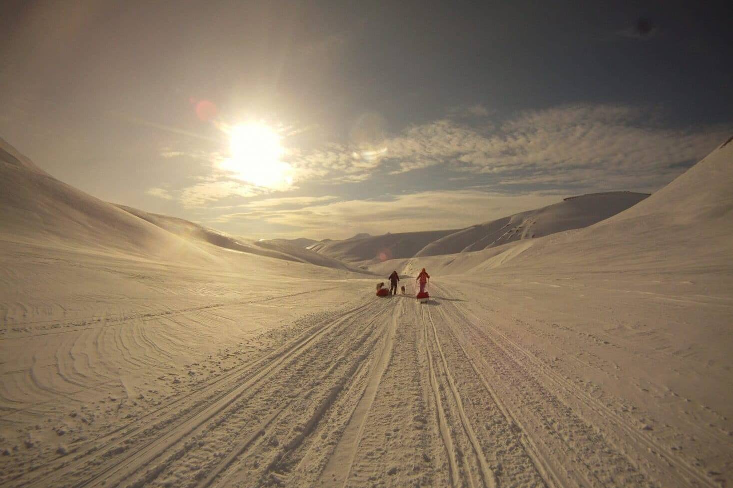 Le soleil toujours bas en cette saison, Svalbard