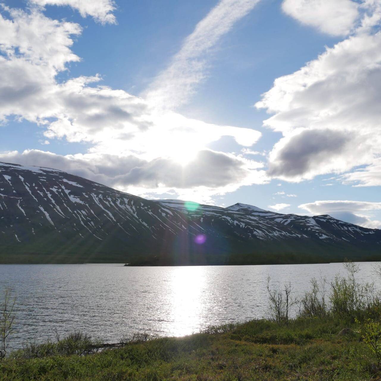 Soleil de minuit sur la vallée de Vistas - Laponie
